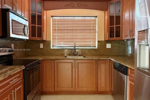 House in Miami, Florida 4 bedrooms, 157 sq.m. № 1953734 - photo 5