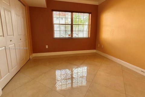 House in Miami, Florida 4 bedrooms, 157 sq.m. № 1953734 - photo 7