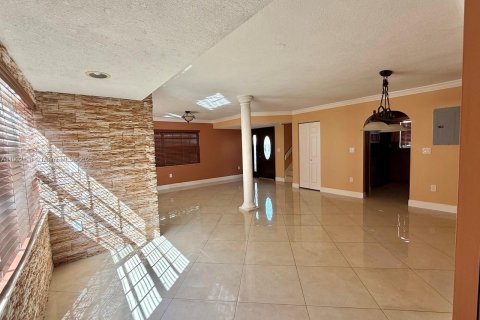 House in Miami, Florida 4 bedrooms, 157 sq.m. № 1953734 - photo 21