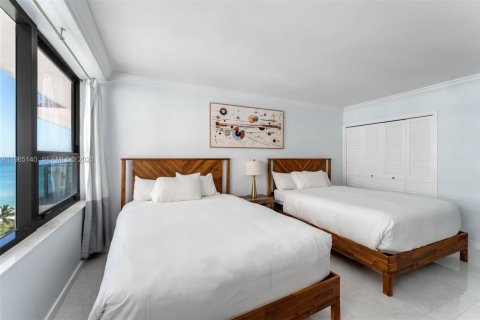 Condo in Miami Beach, Florida, 2 bedrooms  № 2026477 - photo 14
