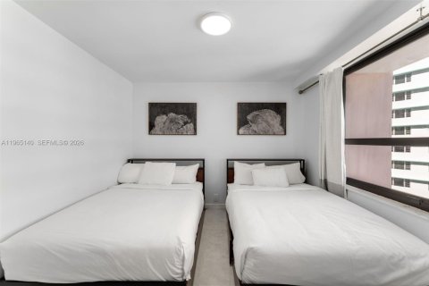 Condo in Miami Beach, Florida, 2 bedrooms  № 2026477 - photo 18