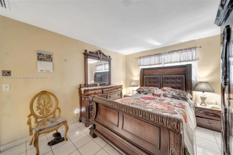 Casa en venta en Hallandale Beach, Florida, 3 dormitorios, 136.01 m2 № 1966938 - foto 6