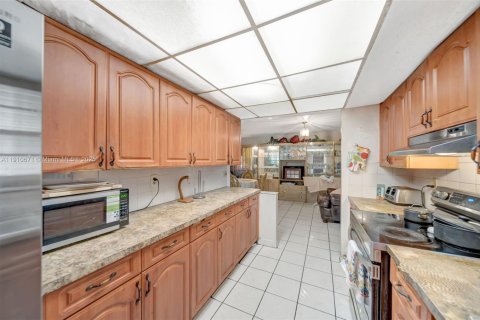 Casa en venta en Hallandale Beach, Florida, 3 dormitorios, 136.01 m2 № 1966938 - foto 5