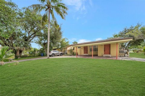 Casa en venta en Hallandale Beach, Florida, 3 dormitorios, 136.01 m2 № 1966938 - foto 3