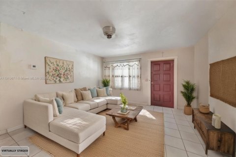 Casa en venta en Hallandale Beach, Florida, 3 dormitorios, 136.01 m2 № 1966938 - foto 10