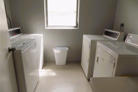 Copropriété à vendre à Pompano Beach, Floride: 2 chambres, 102.19 m2 № 1925959 - photo 30