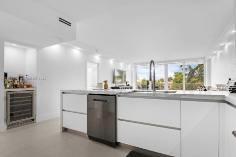 Купить кондоминиум в Майами-Бич, Флорида 1 спальня, 83.61м2, № 1984717 - фото 21