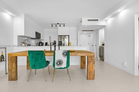 Купить кондоминиум в Майами-Бич, Флорида 1 спальня, 83.61м2, № 1984717 - фото 15