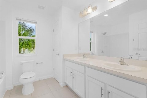 Adosado en alquiler en Kissimmee, Florida, 4 dormitorios, 179.39 m2 № 2273151 - foto 10