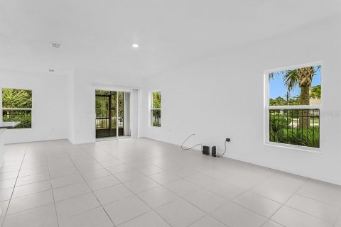 Adosado en alquiler en Kissimmee, Florida, 4 dormitorios, 179.39 m2 № 2273151 - foto 5