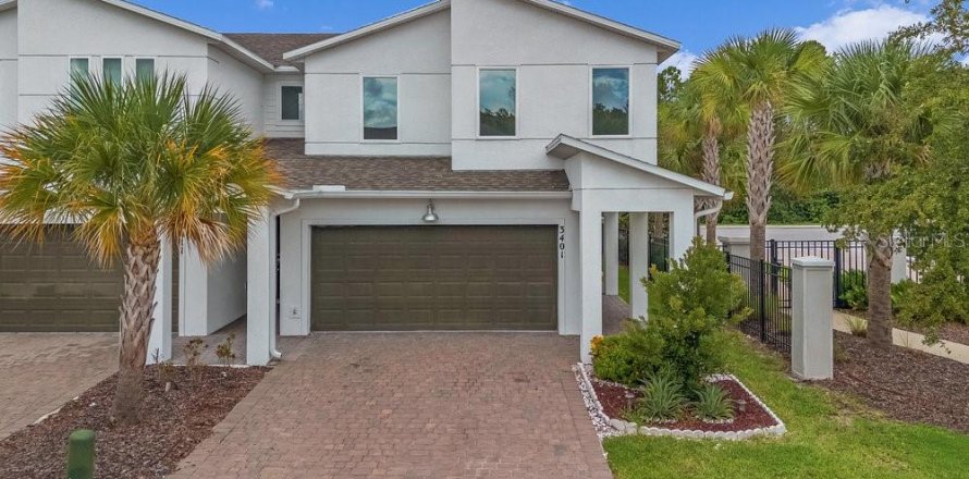 Adosado en Kissimmee, Florida 4 dormitorios, 179.39 m2 № 2273151