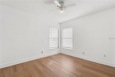 Casa en venta en Orlando, Florida, 4 dormitorios, 215.44 m2 № 1852859 - foto 25