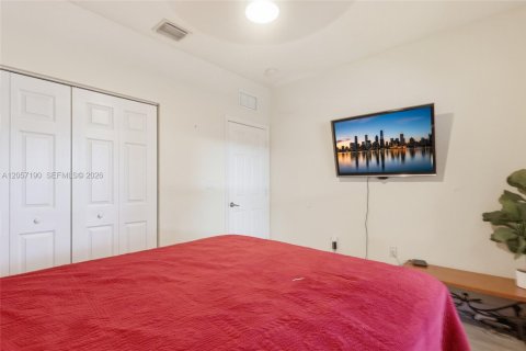 Villa ou maison à vendre à Miami, Floride: 3 chambres, 177.07 m2 № 2185179 - photo 16