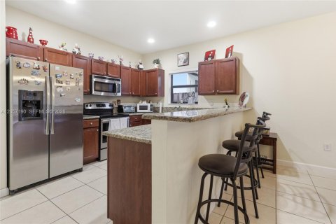 Villa ou maison à vendre à Miami, Floride: 3 chambres, 177.07 m2 № 2185179 - photo 11