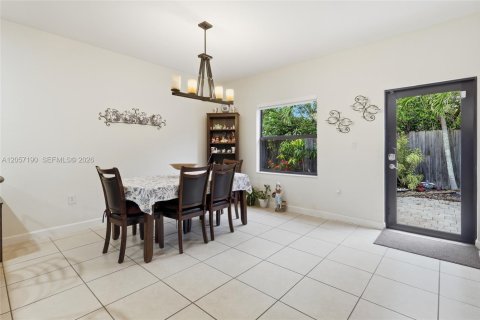 Villa ou maison à vendre à Miami, Floride: 3 chambres, 177.07 m2 № 2185179 - photo 13