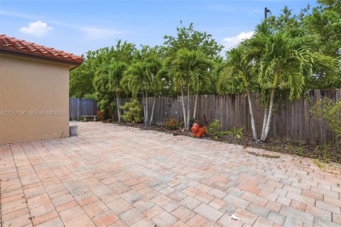 Villa ou maison à vendre à Miami, Floride: 3 chambres, 177.07 m2 № 2185179 - photo 27