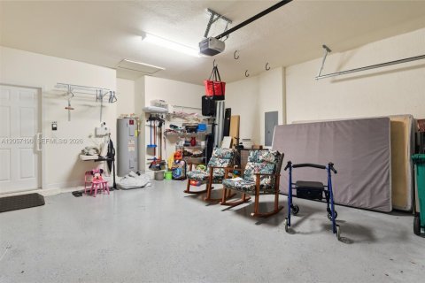 Villa ou maison à vendre à Miami, Floride: 3 chambres, 177.07 m2 № 2185179 - photo 30