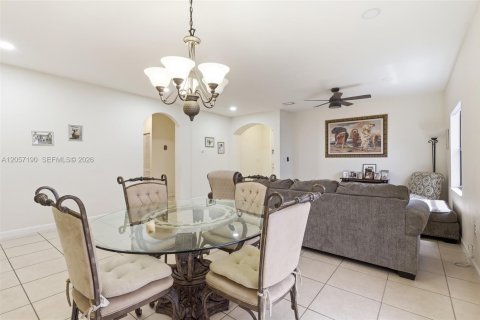 Villa ou maison à vendre à Miami, Floride: 3 chambres, 177.07 m2 № 2185179 - photo 8