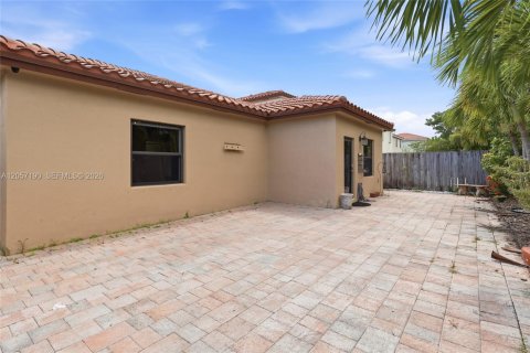 Villa ou maison à vendre à Miami, Floride: 3 chambres, 177.07 m2 № 2185179 - photo 25