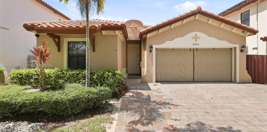 Villa ou maison à Miami, Floride 3 chambres, 177.07 m2 № 2185179