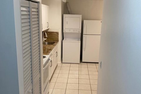 Propiedad comercial en alquiler en Margate, Florida, 2 dormitorios, 100.06 m2 № 1223226 - foto 1