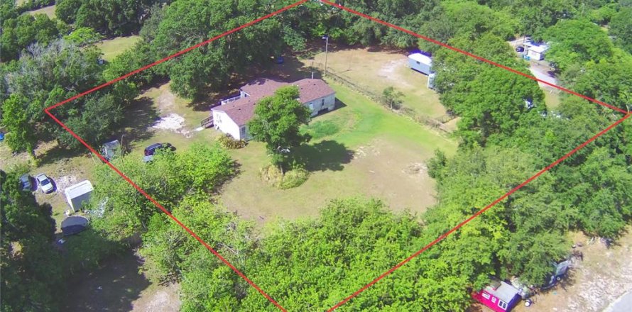 Commercial property in Winter Haven, Florida 203.18 sq.m. № 1679162