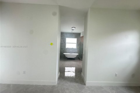 Купить виллу или дом в Майами-Дейд, Флорида 4 спальни, № 1976911 - фото 11