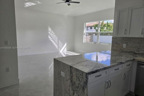 Купить виллу или дом в Майами-Дейд, Флорида 4 спальни, № 1976911 - фото 7
