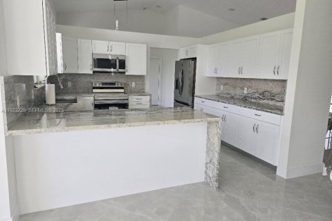 Купить виллу или дом в Майами-Дейд, Флорида 4 спальни, № 1976911 - фото 8