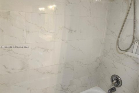 Купить кондоминиум в Дирфилд-Бич, Флорида 2 спальни, 92.9м2, № 2024754 - фото 21