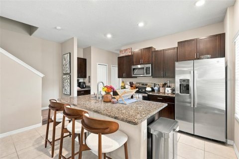 Touwnhouse à louer à Tampa, Floride: 3 chambres, 188.59 m2 № 2427462 - photo 17