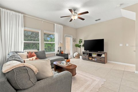Touwnhouse à louer à Tampa, Floride: 3 chambres, 188.59 m2 № 2427462 - photo 9