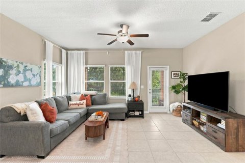 Touwnhouse à louer à Tampa, Floride: 3 chambres, 188.59 m2 № 2427462 - photo 12