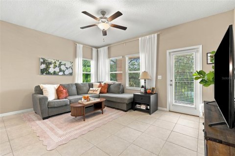 Touwnhouse à louer à Tampa, Floride: 3 chambres, 188.59 m2 № 2427462 - photo 8