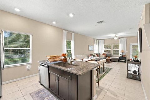 Touwnhouse à louer à Tampa, Floride: 3 chambres, 188.59 m2 № 2427462 - photo 19