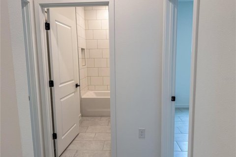 House in Ocala, Florida 3 bedrooms, 161.84 sq.m. № 2280120 - photo 4