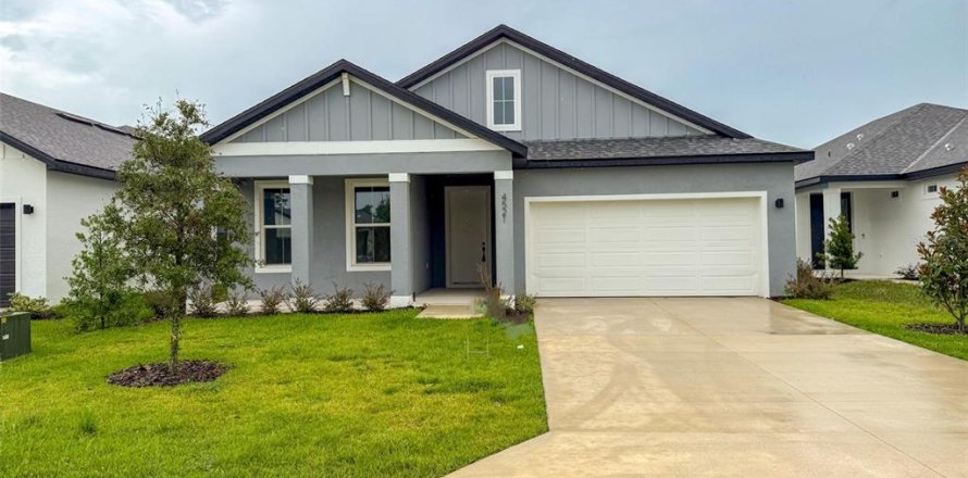 House in Ocala, Florida 3 bedrooms, 161.84 sq.m. № 2280120