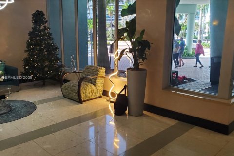 Condominio en venta en Hollywood, Florida, 1 dormitorio, 81.2 m2 № 1985744 - foto 3