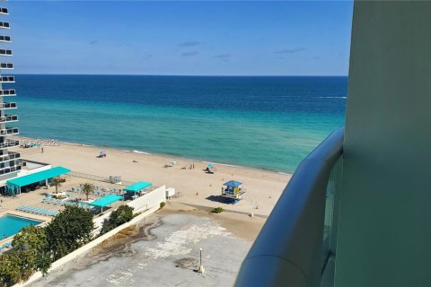 Condominio en venta en Hollywood, Florida, 1 dormitorio, 81.2 m2 № 1985744 - foto 12