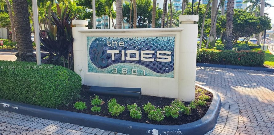 Condominio en Hollywood, Florida, 1 dormitorio № 1985744