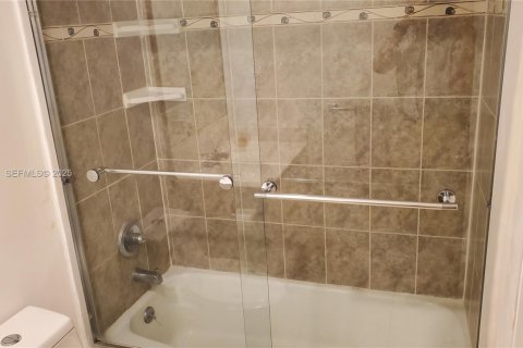 Condominio en venta en Hollywood, Florida, 1 dormitorio, 81.2 m2 № 1985744 - foto 9