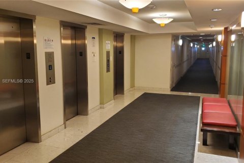 Condominio en venta en Hollywood, Florida, 1 dormitorio, 81.2 m2 № 1985744 - foto 4