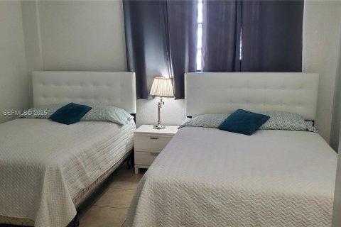 Condominio en venta en Hollywood, Florida, 1 dormitorio, 81.2 m2 № 1985744 - foto 8