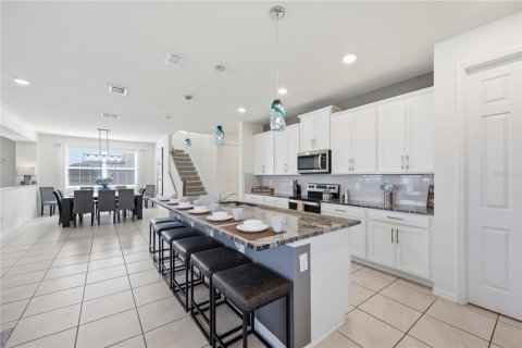 Casa en venta en Kissimmee, Florida, 9 dormitorios, 405.33 m2 № 2386106 - foto 13