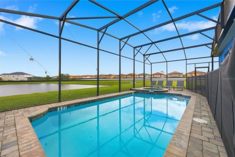 Casa en venta en Kissimmee, Florida, 9 dormitorios, 405.33 m2 № 2386106 - foto 6