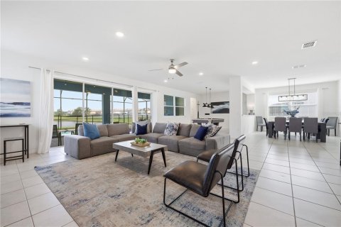 Casa en venta en Kissimmee, Florida, 9 dormitorios, 405.33 m2 № 2386106 - foto 10