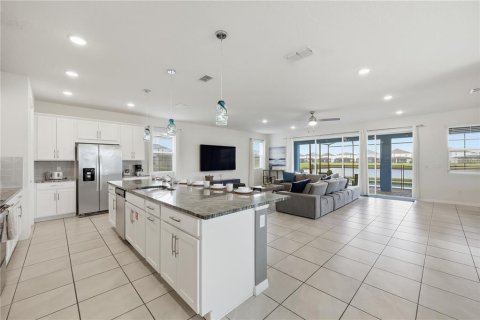 Casa en venta en Kissimmee, Florida, 9 dormitorios, 405.33 m2 № 2386106 - foto 14