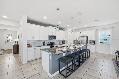 Casa en venta en Kissimmee, Florida, 9 dormitorios, 405.33 m2 № 2386106 - foto 15