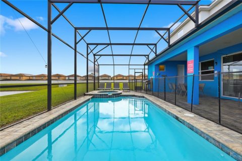 Casa en venta en Kissimmee, Florida, 9 dormitorios, 405.33 m2 № 2386106 - foto 5