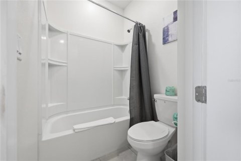 Casa en venta en Kissimmee, Florida, 9 dormitorios, 405.33 m2 № 2386106 - foto 23